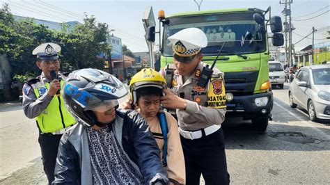 Aksi Simpatik Operasi Patuh Candi 2023 Satlantas Polres Pekalongan