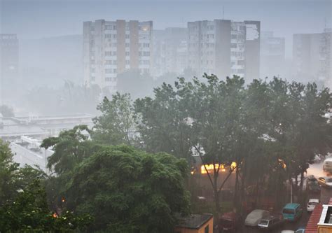 Alerta De Ciclone E Frente Fria Temporais E Altos Volumes De Chuva S O