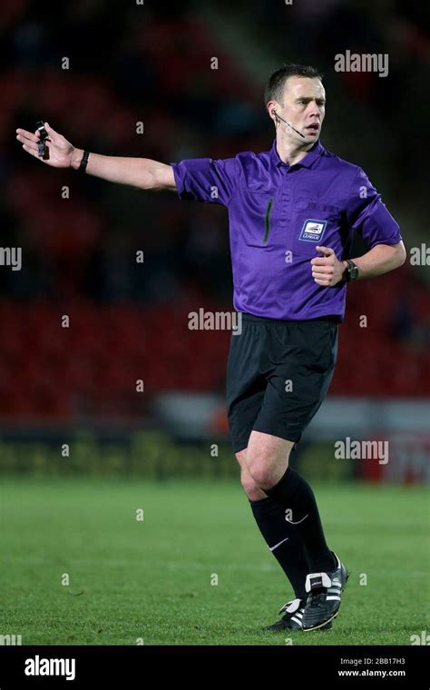 Stuart Attwell, referee Stock Photo - Alamy