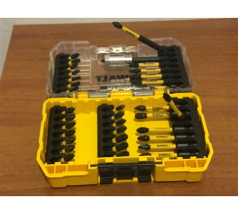Набор бит и насадок FLEXTORQ 37 предметов DEWALT DT70731T-QZ - выгодная ...