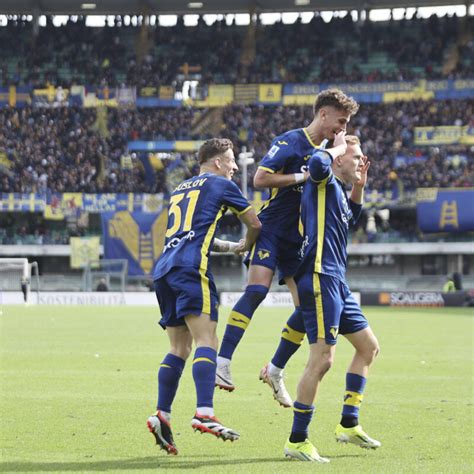 Il Verona Vince La Sfida Salvezza Con Il Sassuolo Gazzetta Del Sud