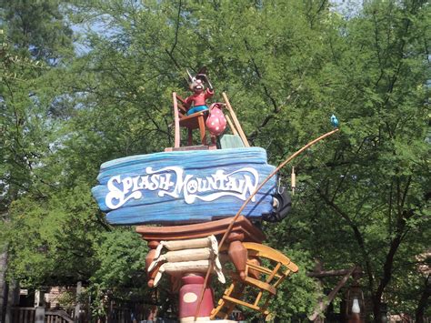 Travel Tips From a Disney Fanatic: Splash Mountain: Ride Review