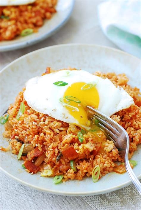 Easy Kimchi Fried Rice Recipe Kimchi Bokkeumbap Korean Bapsang