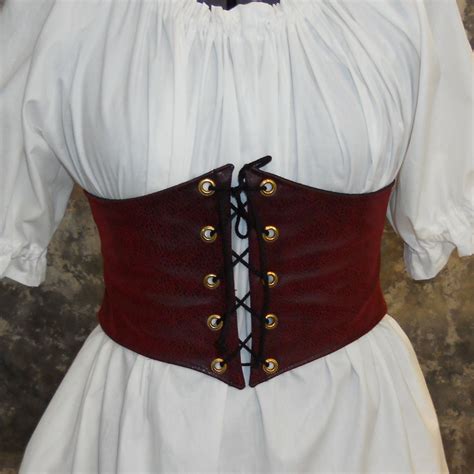 Neues Outfit Rote Corsage Telegraph