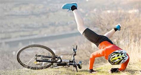 Cycling Injuries - Symptoms, Causes, Treatment and Rehabilitation