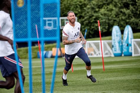 Revue De Presse Pros Sergio Ramos Enfin Avec Le Groupe Le Parisien