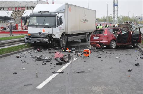 Poginuo vozač automobila u sudaru sa kamionom