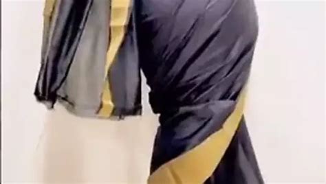 Desi Bhabhi Teasing In Saree And Bra Indian BBW Porn XHamster