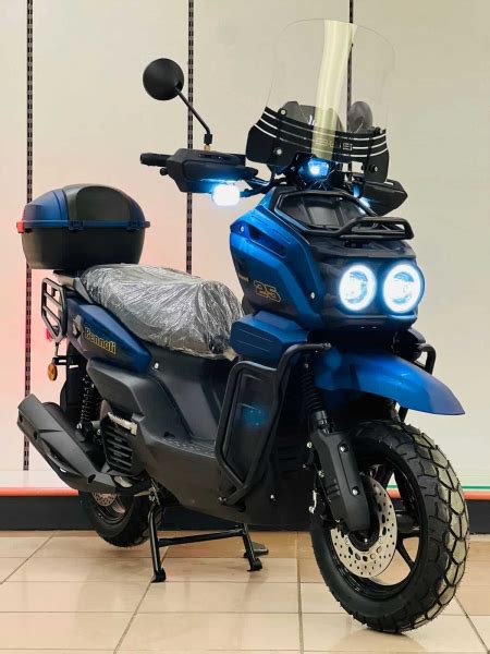 Купить Скутер бензиновый BENNALI TANK 180 (2024) в Москве по цене ...