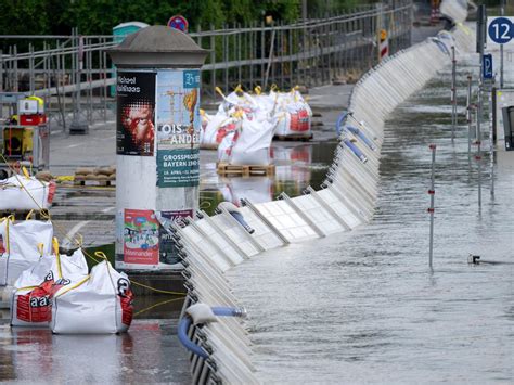 Regensburg bangt um Schutzwände Wetterdienst warnt ab Nachmittag vor