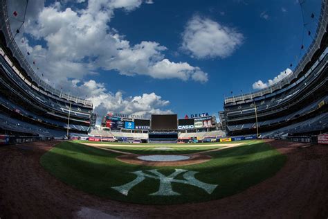 Yankees take small step in the right direction with Yankee Stadium ...