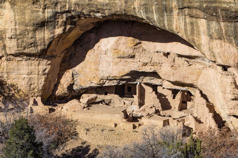 A Quick Photo Stop at Mesa Verde National Park Cliff Dwellings ...