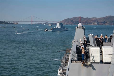 Dvids Images Uss Somerset Participates In Parade Of Ships Image