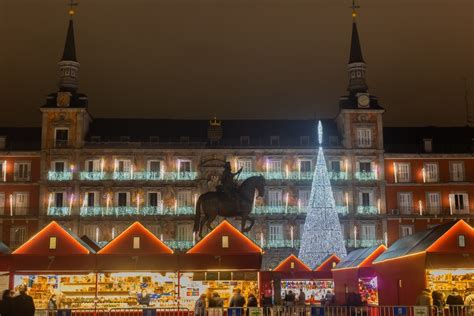 El Mercadillo De La Plaza Mayor Vuelve Con 104 Casetas A La Navidad De