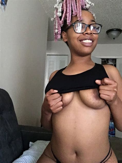 Amateur Porn Ebony Stripping EbonyPornPics Net