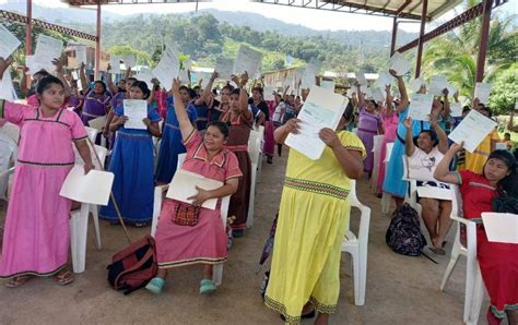 Mujeres de la Comarca Ngäbe Buglé reciben capital semilla para proyectos