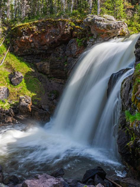 Yellowstone National Park Summer Activities - PhotoJeepers