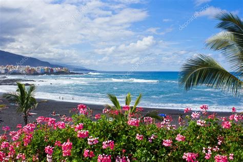 Beach playa Jardin, Tenerife, Spain — Stock Photo © Neirfys #20346127