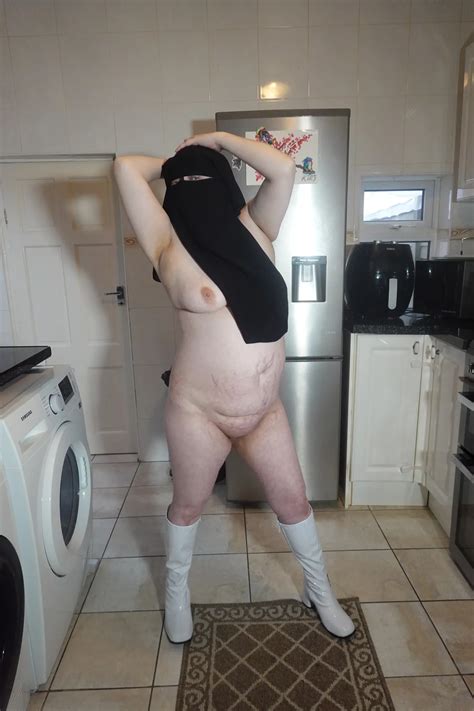 Naked In Niqab And White Knee Boots 25 Nude Pics XHamster