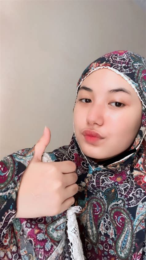 Pin Oleh Anom Maulana Di Hijab Di 2024 Estetika Lavender Jilbab Cantik Foto Gadis Cantik