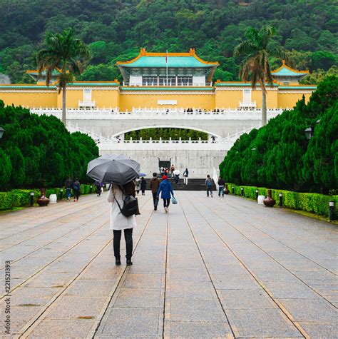 Exterior of the National Palace Museum in Taipei Taiwan Stock Photo ...