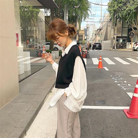 Năm nay áo gile len hot trở lại chắc chắn xinh đáng để bạn đầu tư ngay tắp lự