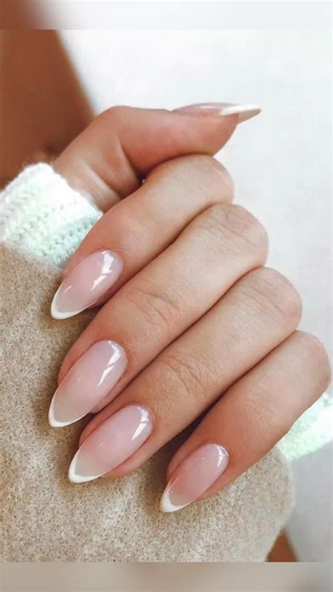 idées de Manucure nude en idées vernis à ongles jolis ongles vernis à ongles