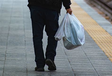 Desciende el consumo de bolsas de plástico en la UE pero aumenta el de