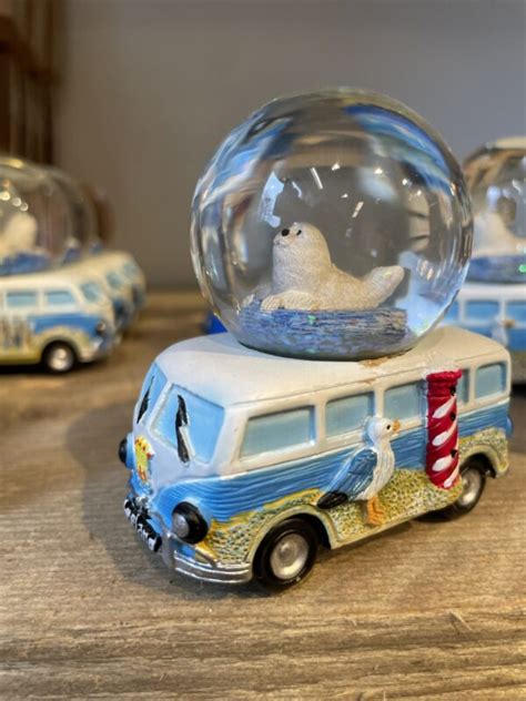 Glasbol Vw Busje Met Zeehond Tourist Shop Yerseke