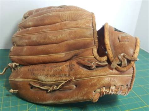 Revelation GC 1263 Bobby Shantz Signature Baseball Glove Mitt 10 5