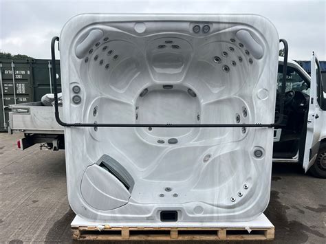 The Ambassador Spa Hot Tub BlueFish Hot Tubs