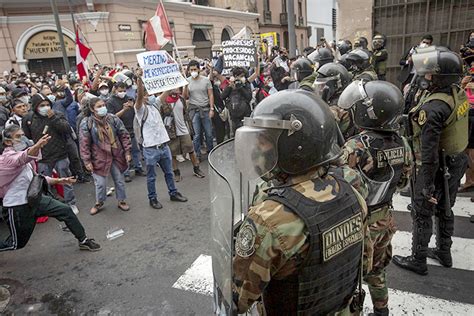 Día de protestas en Lima contra nuevo presidente de Perú y salida de