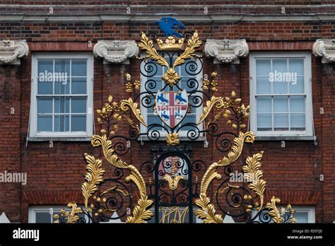 House in London England Stock Photo - Alamy