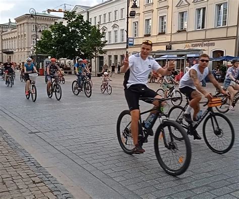 Rowerzy Ci Opanowali Warszaw Rowerowa Masa Krytyczna Przejecha A