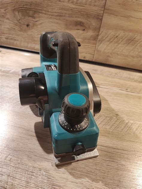 Makita DKP180z Akku Hobel 18V Elektrohobel Hobelmaschine M 82mm