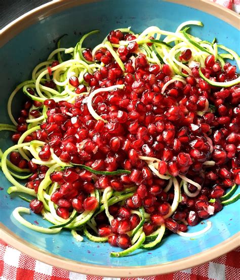 Zucchini Salat Mit Granatapfel Vegetarisch Lari Lara