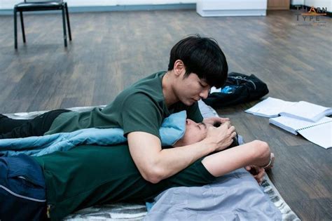 Tharntype Love Story Foto Lucu Pria Gay Meme Lucu