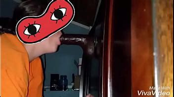 Hotwife chupando una gran polla negra mientras mi marido la golpea por detrás XVIDEOS