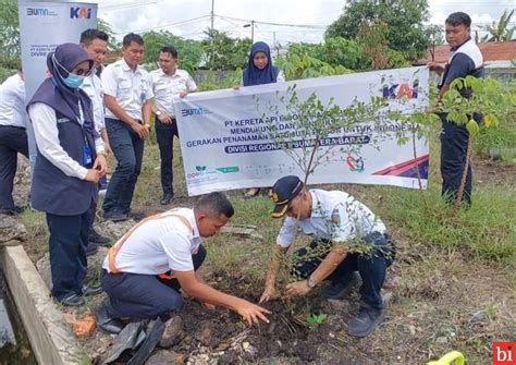 Sukseskan Gerakan Satu Juta Pohon Kai Tanam Pohon Dan Hijaukan Stasiun