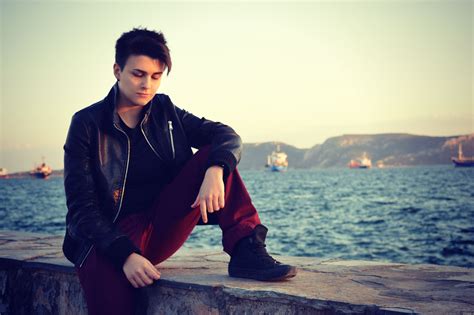 Androgynous Tomboy Tomboy Lesbian Androgynous Tomboy