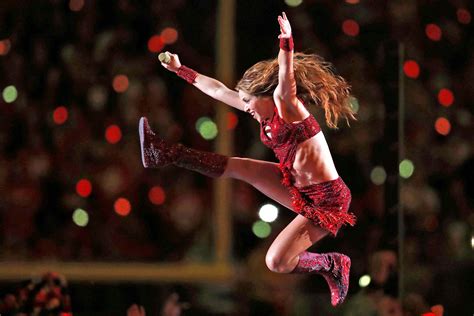 Shakira’s bedazzled Super Bowl halftime boots cost $20K | Page Six