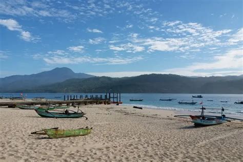 Pulau Pisang Pulau Yang Dikenal Sebagai Surga Pantai Barat Wisatakula