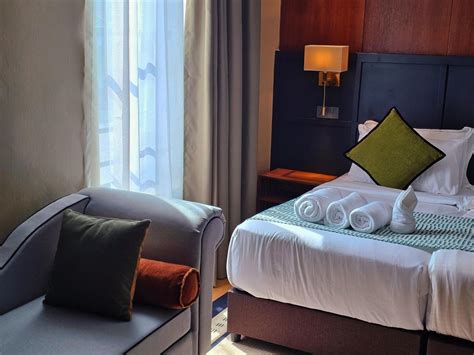 MOON HOTEL, GEORGETOWN