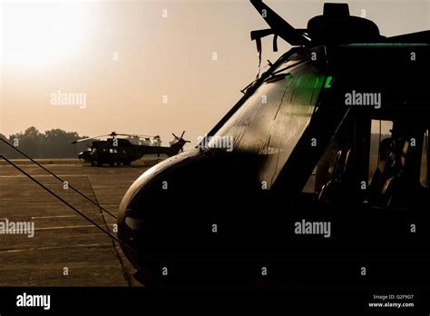 Silhouette Hubschrauber Fotos Und Bildmaterial In Hoher Aufl Sung Alamy