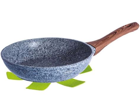 Керамическая сковорода: плюсы и минусы, рейтинг лучших