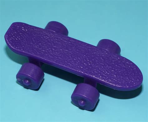 DINOSAURS ORIGINAL SPARE PART ROBBIE SINCLAIR SKATEBOARD 1992 HASBRO