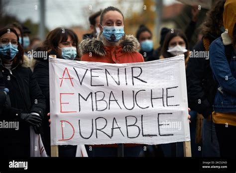 Aed monitor hi-res stock photography and images - Alamy