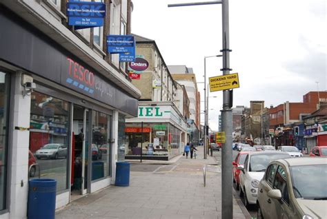 Tesco Express Ealing Broadway © N Chadwick Geograph Britain And Ireland