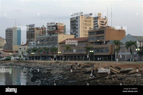 Luanda skyline hi-res stock photography and images - Alamy