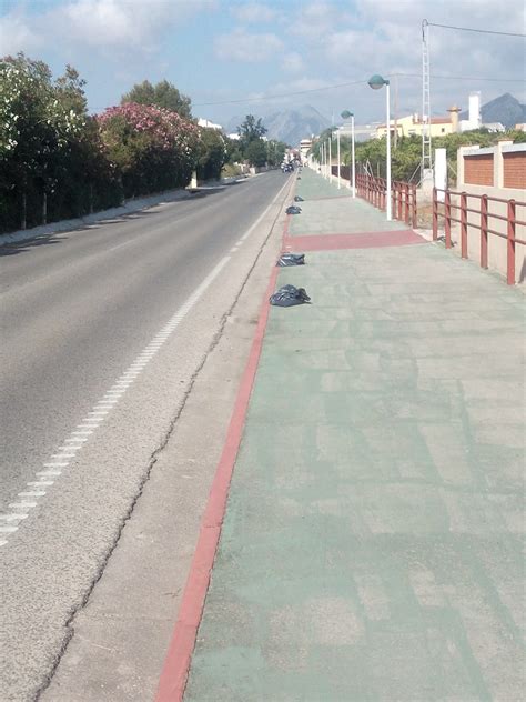 SINMA CONDICIONA ELS LATERALS DE LANTIGA CARRETERA ONDARA DÉNIA LA